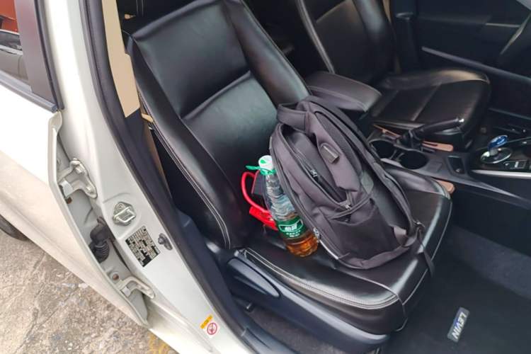 Used Toyota Levin 2016 Dual-Engine 1.8H GS E-CVT Elite Model with Sunroof Right Front Seat