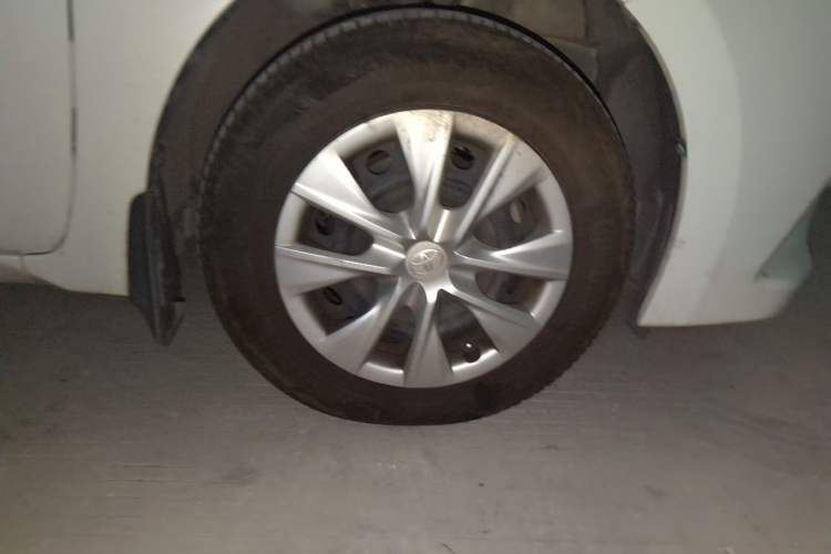 Used Toyota Levin 2016 1.6E CVT New Edition Right Front Wheel Hub