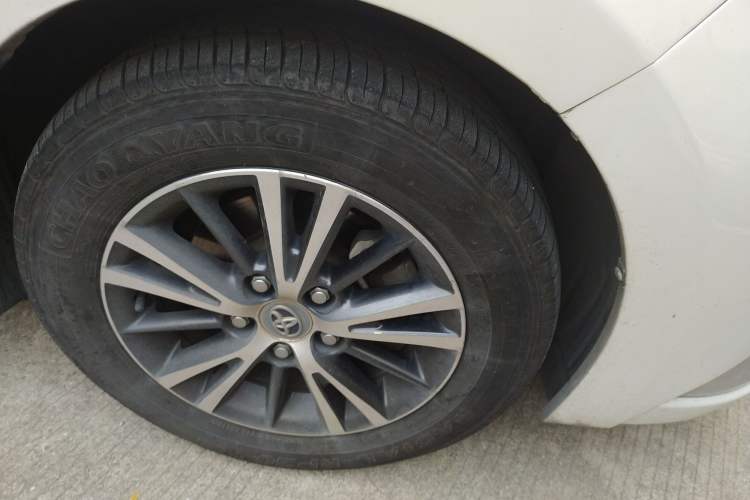 Used Toyota Levin 2016 Dual-Engine 1.8H GS E-CVT Elite Model with Sunroof Right Front Wheel Hub