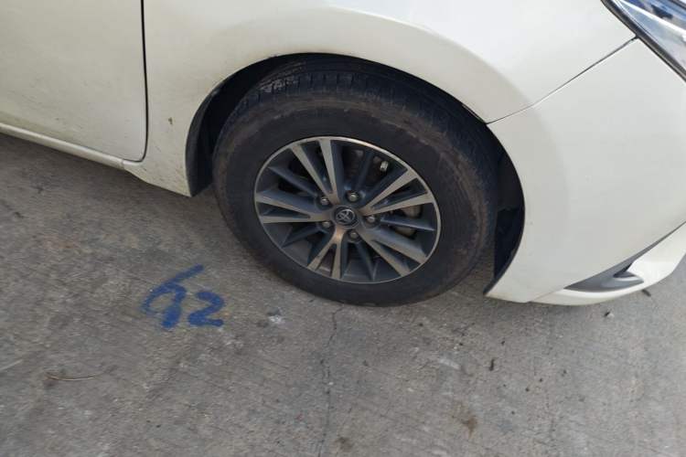 Used Toyota Levin 2016 Dual-Engine 1.8H GS E-CVT Elite Model with Sunroof Right Front Wheel Hub