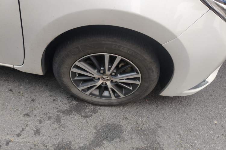 Used Toyota Levin 2016 Dual-Engine 1.8H GS E-CVT Elite Model with Sunroof Right Front Wheel Hub