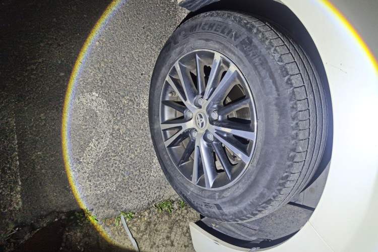 Used Toyota Levin 2016 Dual-Engine 1.8H GS E-CVT Elite Model with Sunroof Right Front Wheel Hub