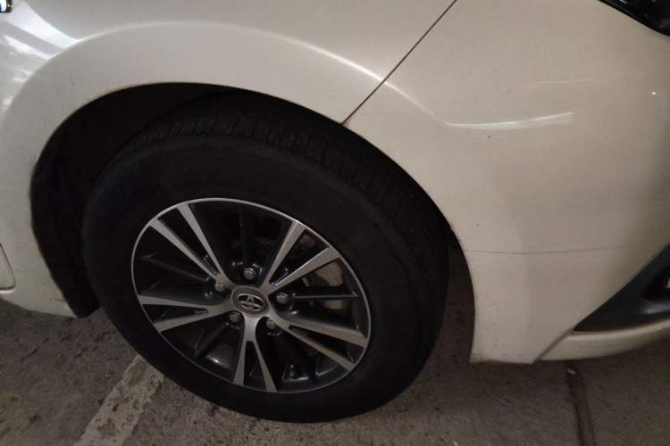 Used Toyota Levin 2016 Dual-Engine 1.8H GS E-CVT Elite Model with Sunroof Right Front Wheel Hub