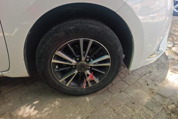 Used Toyota Levin 2016 Dual-Engine 1.8H GS E-CVT Elite Model with Sunroof Right Front Wheel Hub
