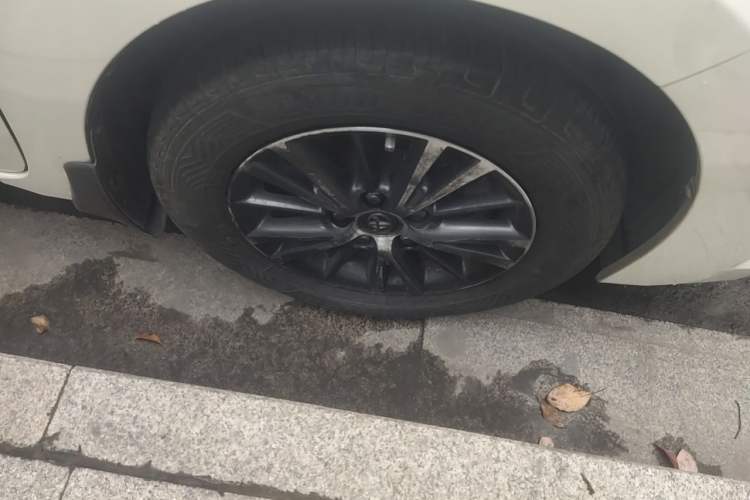 Used Toyota Levin 2016 1.6G CVT Elite Edition Right Front Wheel Hub