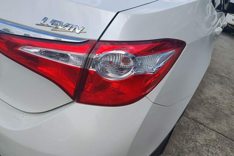Used Toyota Levin 2016 1.6G CVT Elite Edition Right Rear Taillight