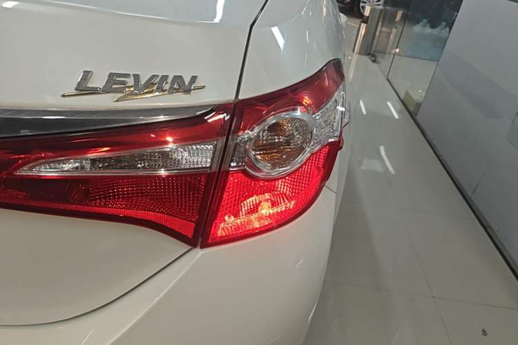 Used Toyota Levin 2016 1.6G CVT Elite Edition Right Rear Taillight