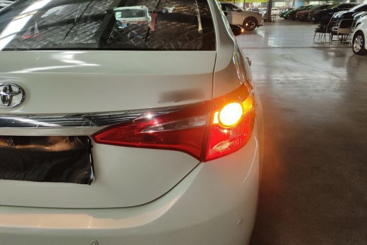 Used Toyota Levin 2016 1.6G CVT Elite Edition Right Rear Taillight