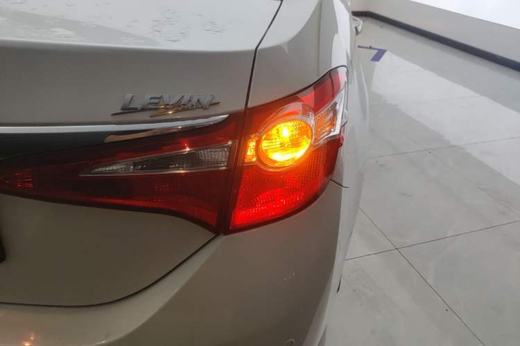 Used Toyota Levin 2016 1.6G CVT Elite Edition Right Rear Taillight