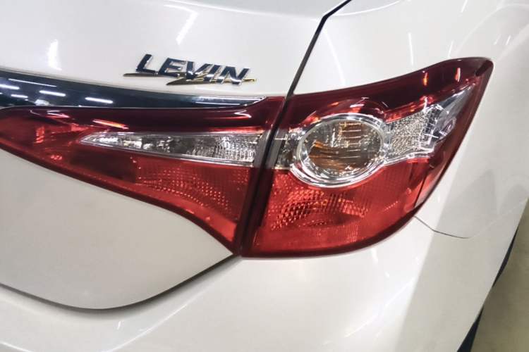 Used Toyota Levin 2016 1.6G CVT Elite Edition Right Rear Taillight