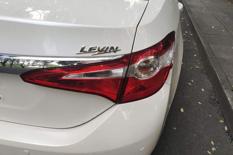 Used Toyota Levin 2016 1.6G CVT Elite Edition Right Rear Taillight