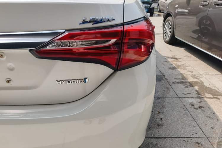 Used Toyota Levin 2016 Dual-Engine 1.8H V E-CVT Luxury Edition Right Rear Taillight