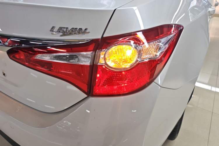 Used Toyota Levin 2016 1.6G CVT Elite Edition Right Rear Taillight