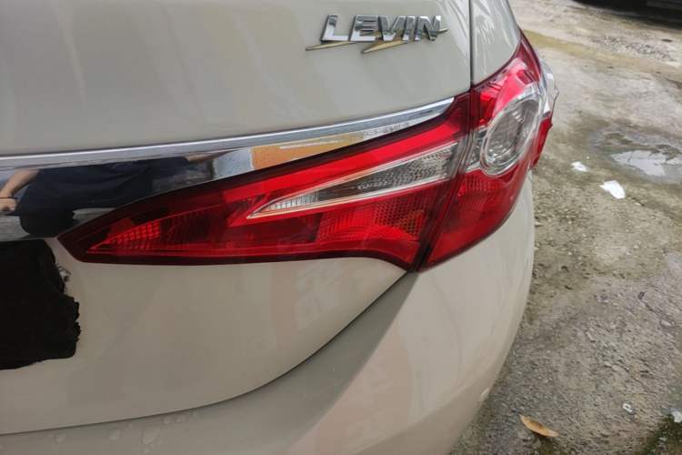 Used Toyota Levin 2016 1.6G CVT Elite Edition Right Rear Taillight