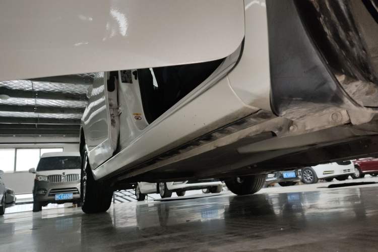 Used Toyota Levin 2016 1.6G CVT Elite Edition Right Side Sill