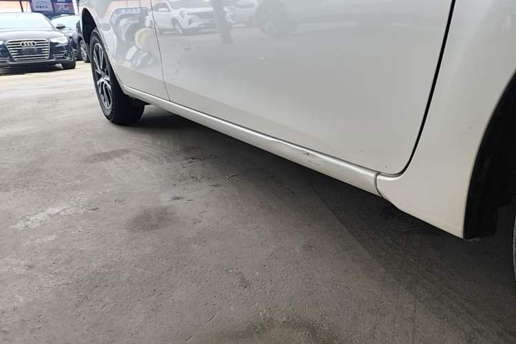 Used Toyota Levin 2016 1.6G CVT Elite Edition Right Side Sill