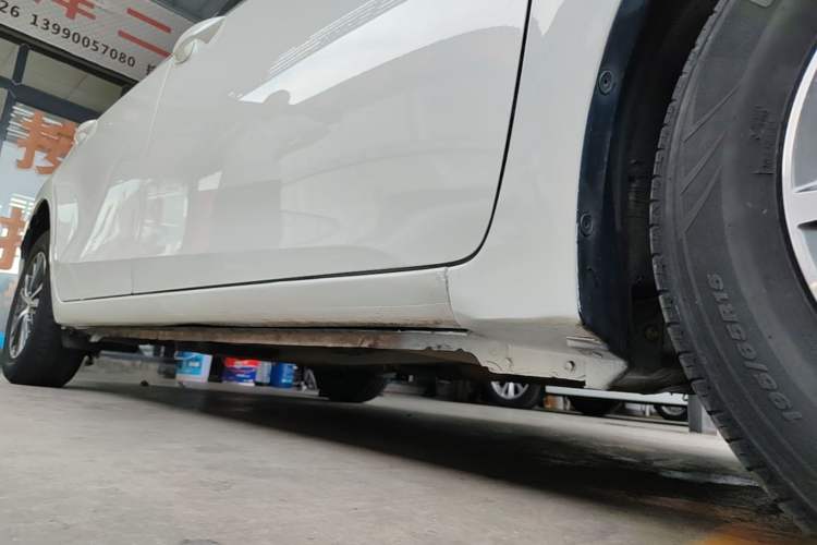 Used Toyota Levin 2016 1.6G CVT Elite Edition Right Side Sill