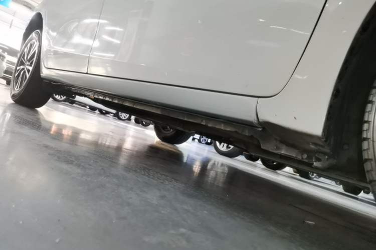 Used Toyota Levin 2016 1.6G CVT Elite Edition Right Side Sill