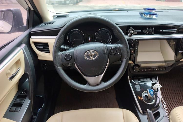 Used Toyota Levin 2016 Dual-Engine 1.8H GS E-CVT Elite Model with Sunroof Steering Wheel
