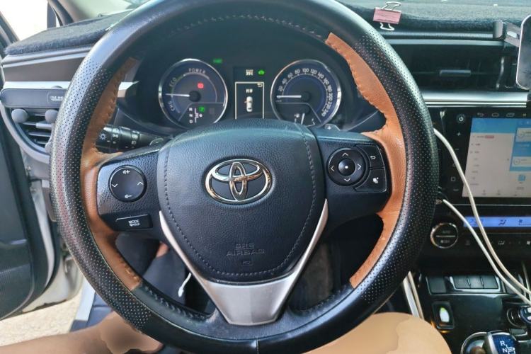 Used Toyota Levin 2016 Dual-Engine 1.8H GS E-CVT Elite Model with Sunroof Steering Wheel