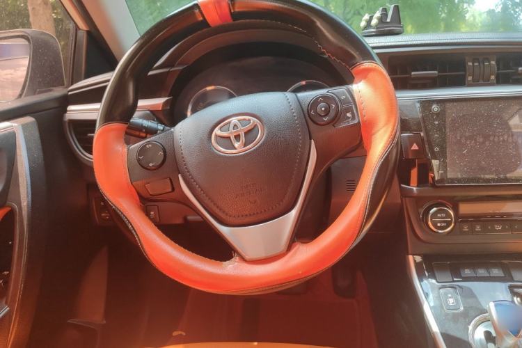 Used Toyota Levin 2016 Dual-Engine 1.8H GS E-CVT Elite Model with Sunroof Steering Wheel