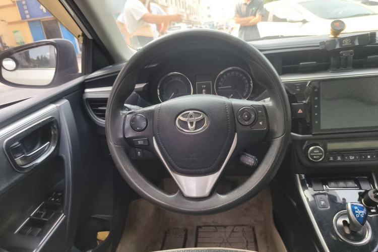 Used Toyota Levin 2016 Dual-Engine 1.8H GS E-CVT Elite Model with Sunroof Steering Wheel