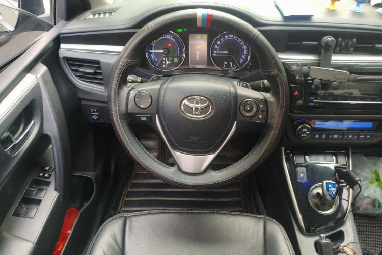 Used Toyota Levin 2016 Dual-Engine 1.8H GS E-CVT Elite Model with Sunroof Steering Wheel