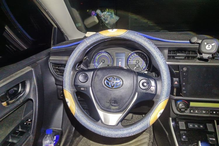 Used Toyota Levin 2016 Dual-Engine 1.8H GS E-CVT Elite Model with Sunroof Steering Wheel