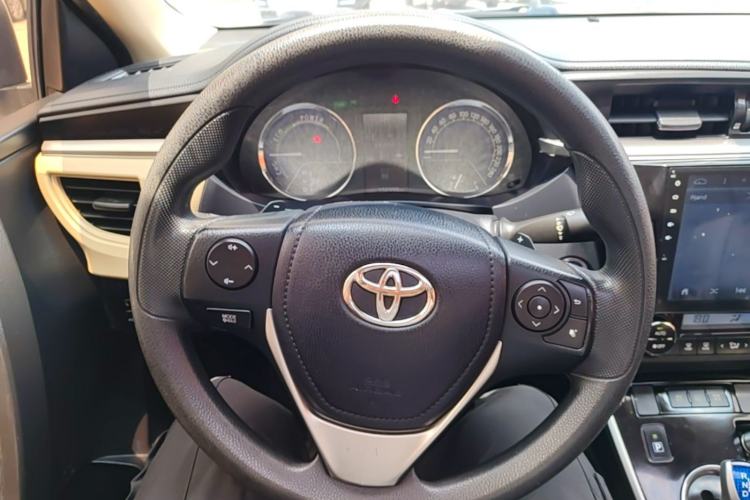 Used Toyota Levin 2016 Dual-Engine 1.8H GS E-CVT Elite Model with Sunroof Steering Wheel