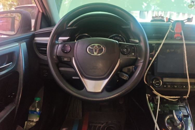 Used Toyota Levin 2016 Dual-Engine 1.8H GS E-CVT Elite Model with Sunroof Steering Wheel