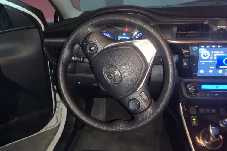 Used Toyota Levin 2016 Dual-Engine 1.8H GS E-CVT Elite Model with Sunroof Steering Wheel