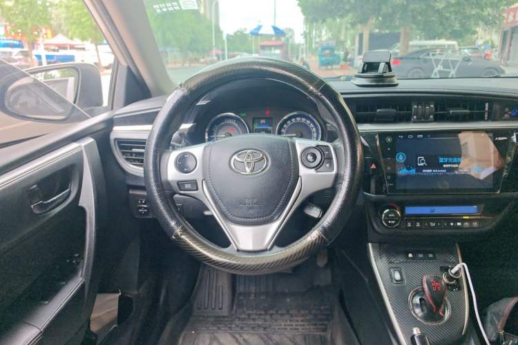 Used Toyota Levin 2016 Dual-Engine 1.8H GS E-CVT Elite Model with Sunroof Steering Wheel
