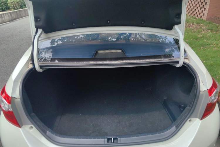 Used Toyota Levin 2016 1.6G CVT Elite Edition Trunk
