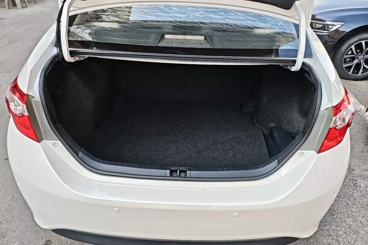 Used Toyota Levin 2016 1.6G CVT Elite Edition Trunk