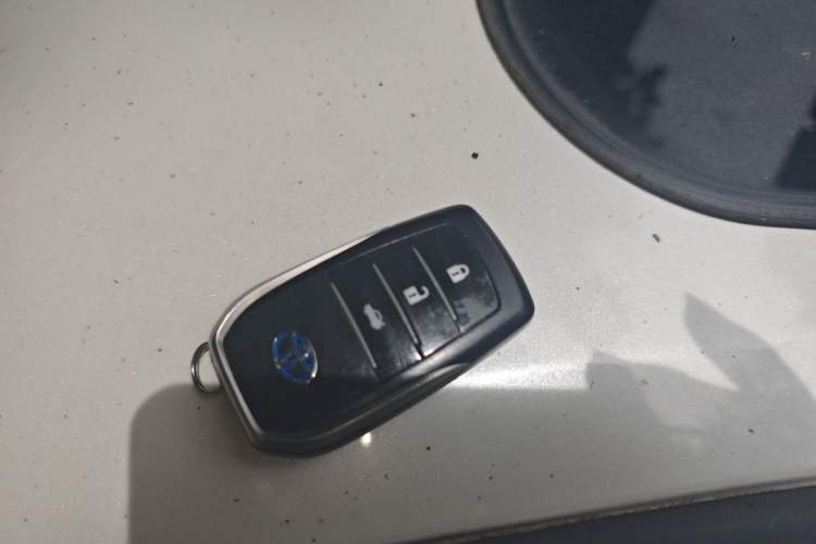 Used Toyota Levin 2016 Dual-Engine 1.8H V E-CVT Luxury Edition Vehicle Key