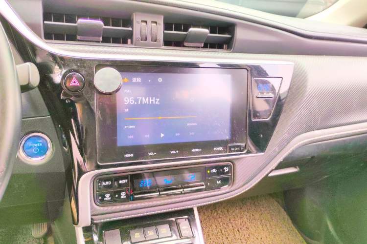 Used Toyota Levin 2017 Revised Dual-Engine 1.8H GS-L E-CVT Leading Edition China V Standard Audio And AC Panel