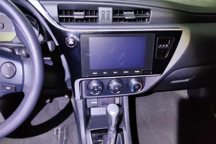 Used Toyota Levin 2017 Revised 185T CVT Elite Edition China V Standard Audio And AC Panel