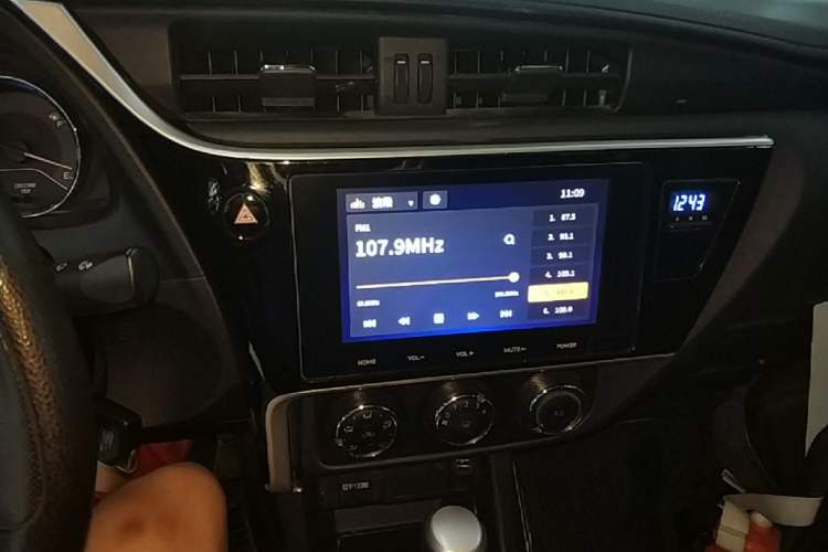 Used Toyota Levin 2017 Revised 185T CVT Elite Edition China V Standard Audio And AC Panel