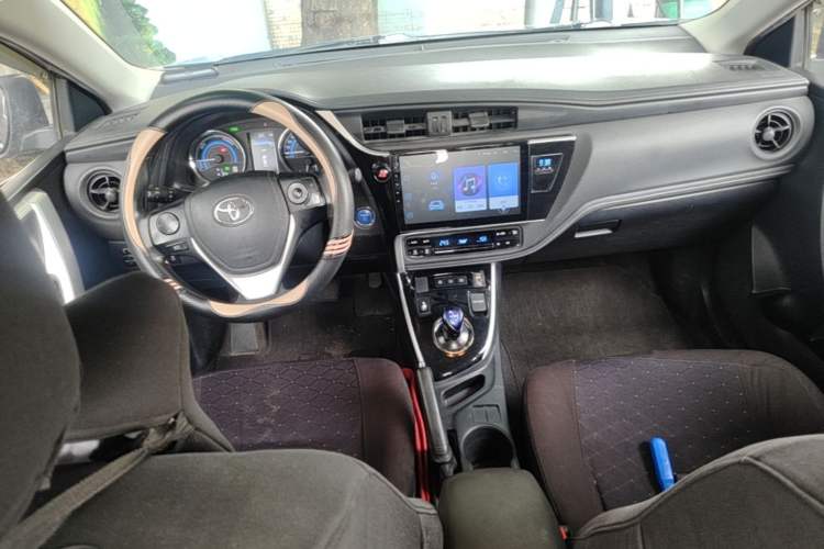 Used Toyota Levin 2017 Revised Dual-Engine 1.8H GS E-CVT Elite Sunroof Version China V Standard Center Console