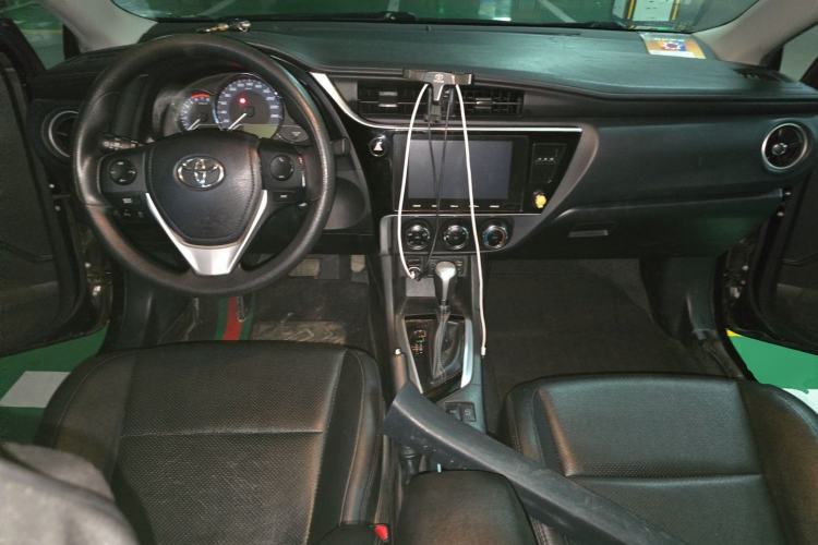 Used Toyota Levin 2017 Revised Version 185T CVT Elite Edition China VI Standard Center Console