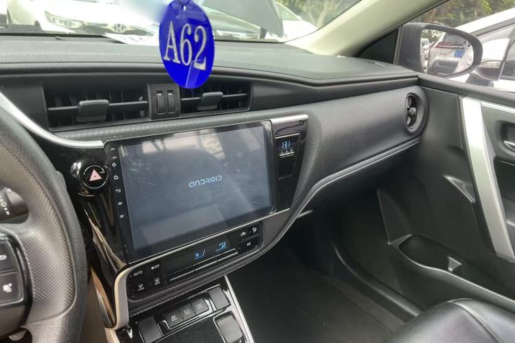 Used Toyota Levin 2017 Revised Dual-Engine 1.8H GS E-CVT Elite Sunroof Version China V Standard Center Console
