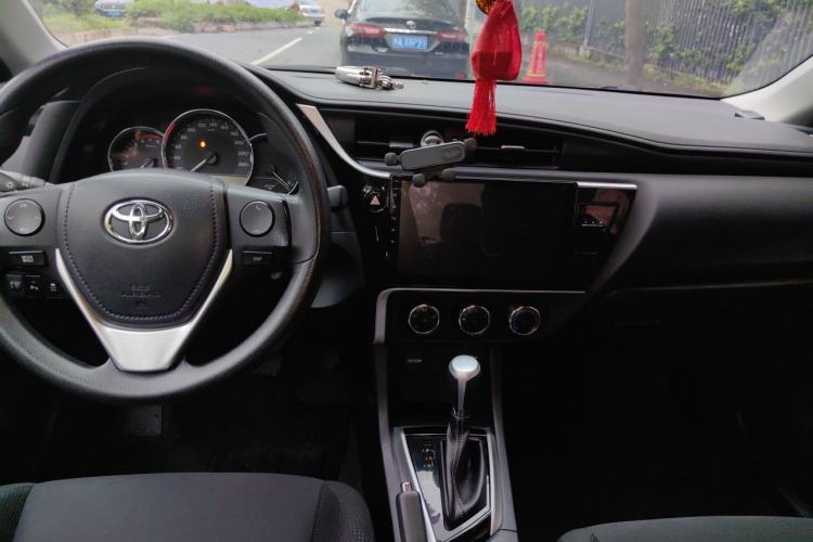 Used Toyota Levin 2017 Revised 185T CVT Elite Edition China V Standard Center Console