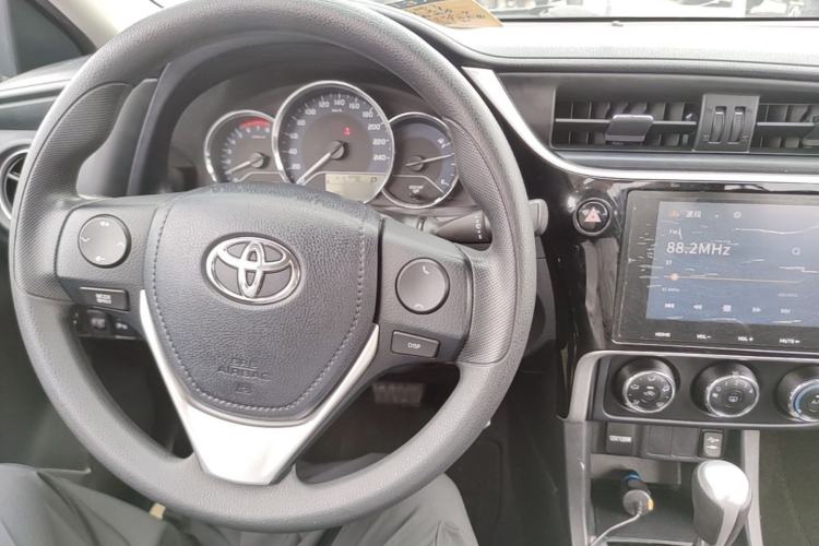 Used Toyota Levin 2017 Revised 185T CVT Elite Edition China V Standard Center Console