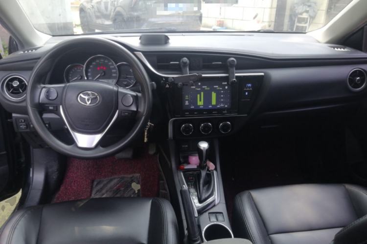 Used Toyota Levin 2017 Revised Version 185T CVT Elite Edition China VI Standard Center Console