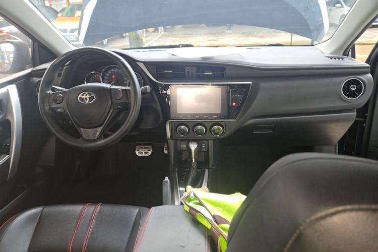 Used Toyota Levin 2017 Revised 185T CVT Elite Edition China V Standard Center Console