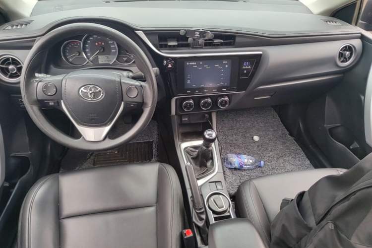 Used Toyota Levin 2017 Revised 185T Manual Elite Edition China V Standard Center Console
