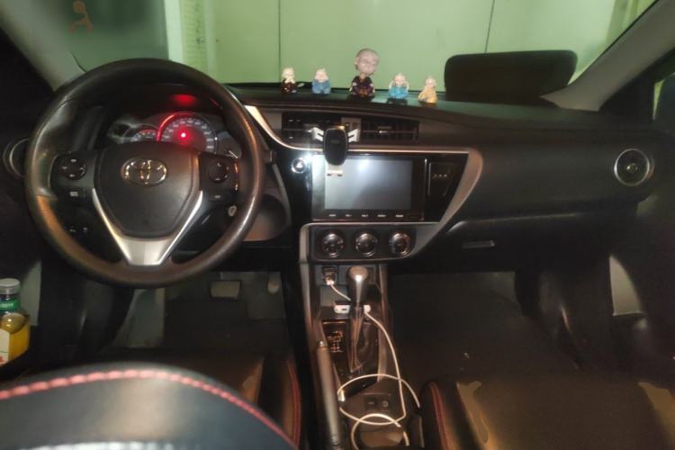 Used Toyota Levin 2017 Revised 185T CVT Elite Edition China V Standard Center Console