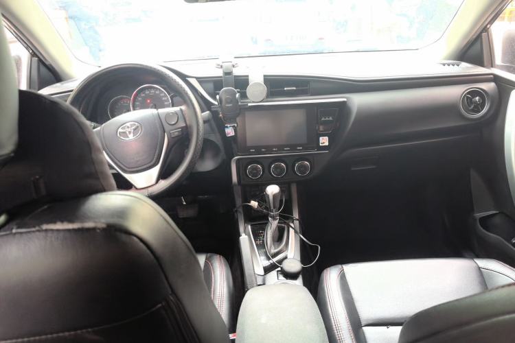 Used Toyota Levin 2017 Revised 185T CVT Elite Edition China V Standard Center Console