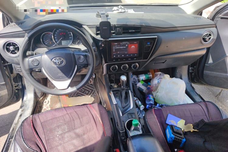 Used Toyota Levin 2017 Revised Version 185T CVT Elite Edition China VI Standard Center Console
