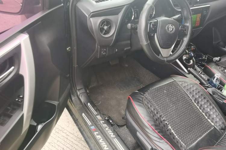 Used Toyota Levin 2017 Revised Dual-Engine 1.8H GS E-CVT Elite Sunroof Version China V Standard Driver Seat